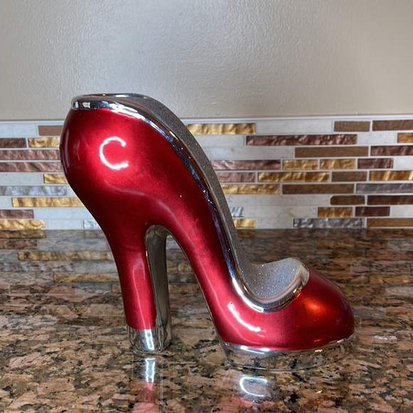 Ceramic Vase - Picture 2 of 8